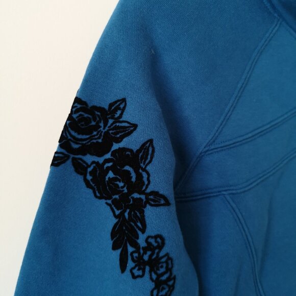 NWT IVIVVA by LULULEMON Blue Teal Embroidery Fleece Girl's Hoodie Jacket 10 SE - Picture 3 of 9